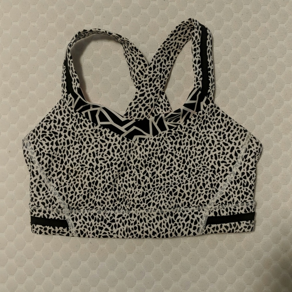 Lululemon sports bra